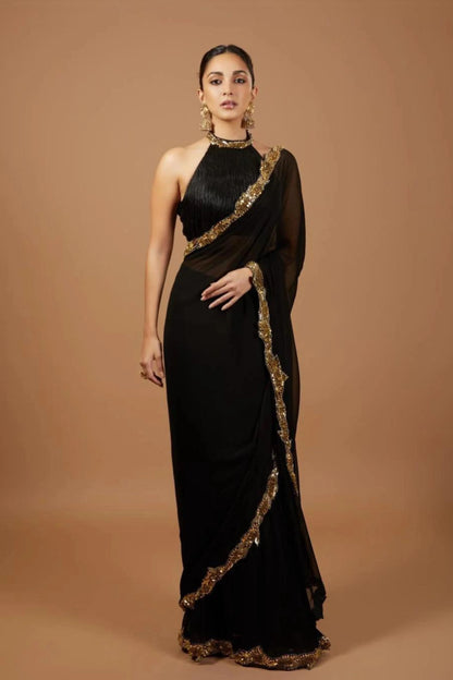 Kiara Advani in Black & Gold Cutwork Pre-Draped Saree Set – Rivaaz by Sakshi