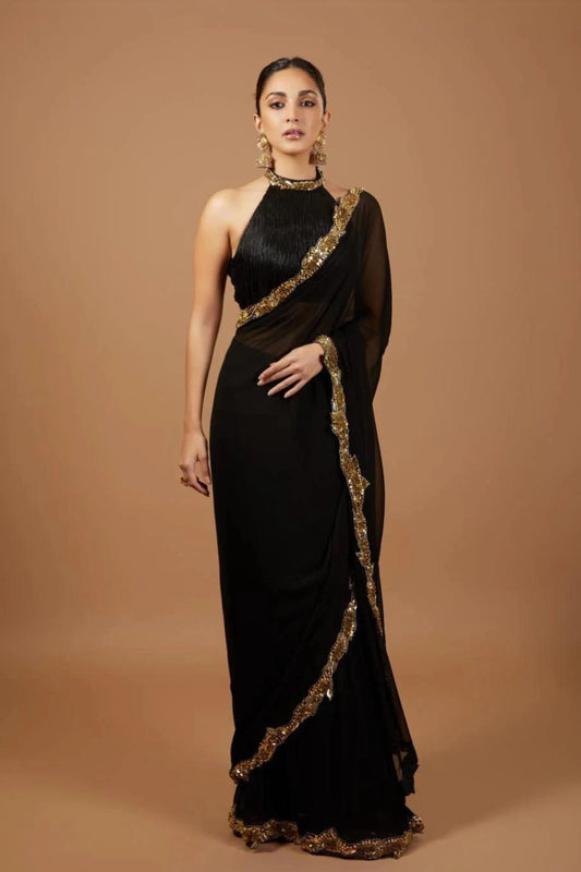 Kiara Advani in Black & Gold Cutwork Pre-Draped Saree Set – Rivaaz by Sakshi